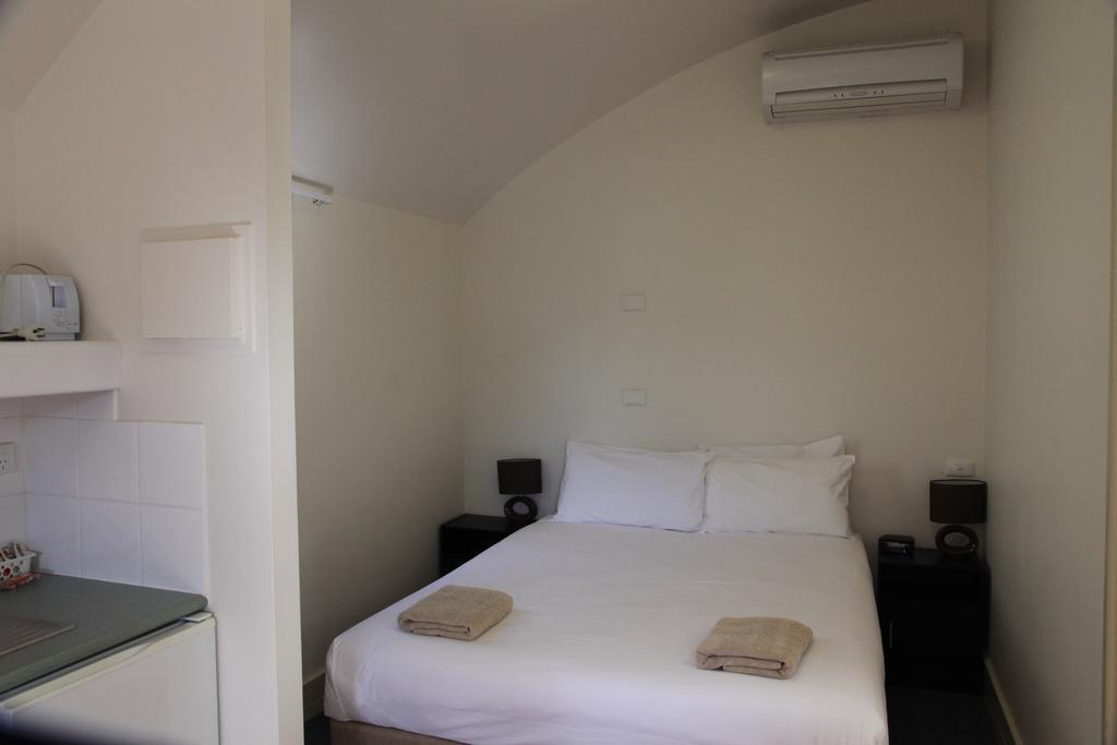 Travellers Motor Village Newcastle Room photo